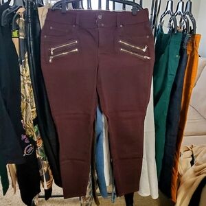 Chic Burgundy Pants with Zipper Accents